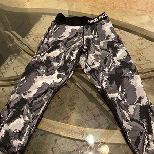 Nike Pro Cropped Leggings